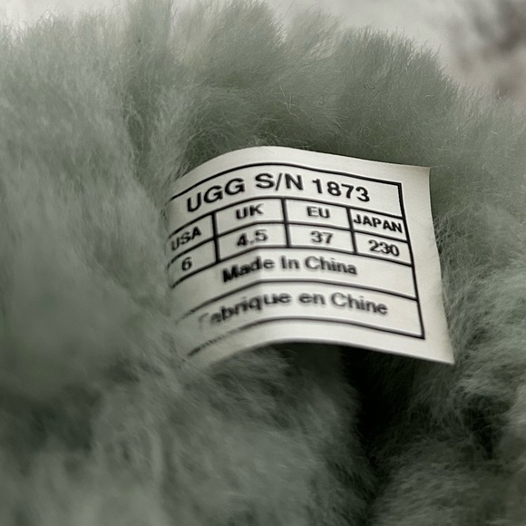 UGG Bailey Button Triplet ll Boot Blue - Picture 7 of 8